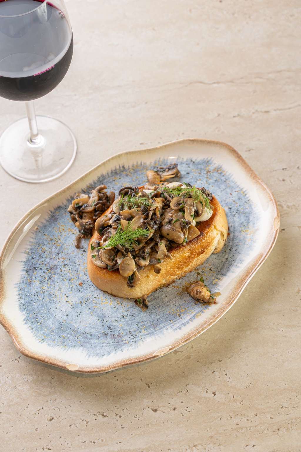 Tartine de cogumelos